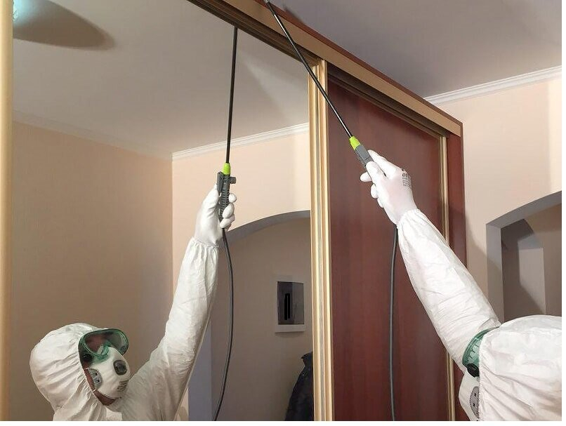 ФОТО Обработка от моли в районе станции метро Коммунарка